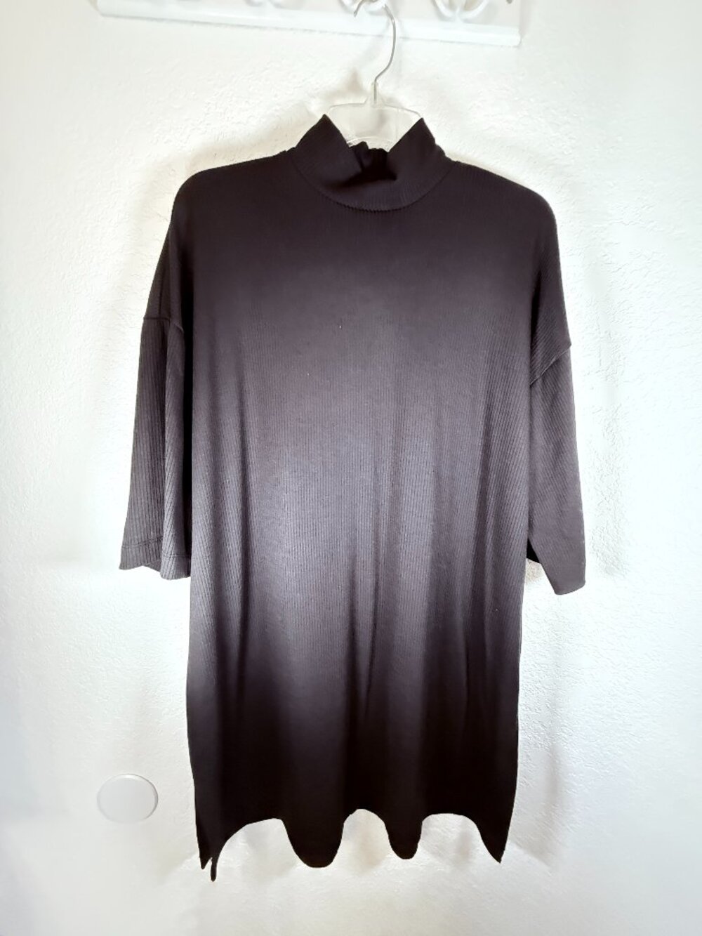 Dressed in Lala Black Ribbed Knit Oversized Mock Neck T Womens Size S - Picture 2 of 10